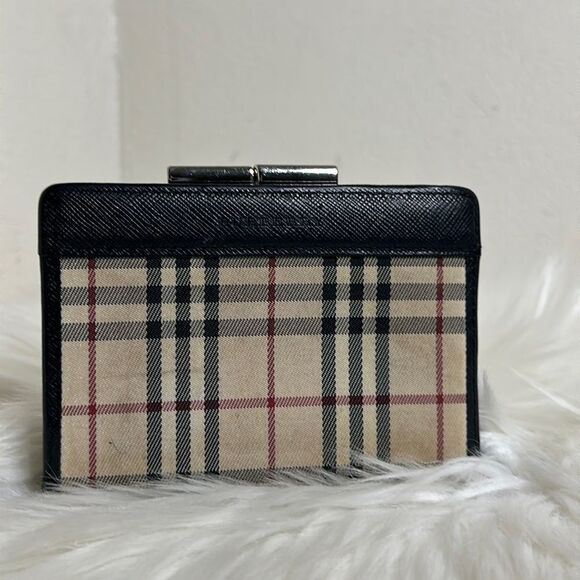 💯Authentic Burberry Short Wallet 🍀 - Picture 1 of 16